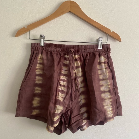 Maurie + Eve Tie-Dye Shorts in Mauve and Cream - Picture 2 of 3